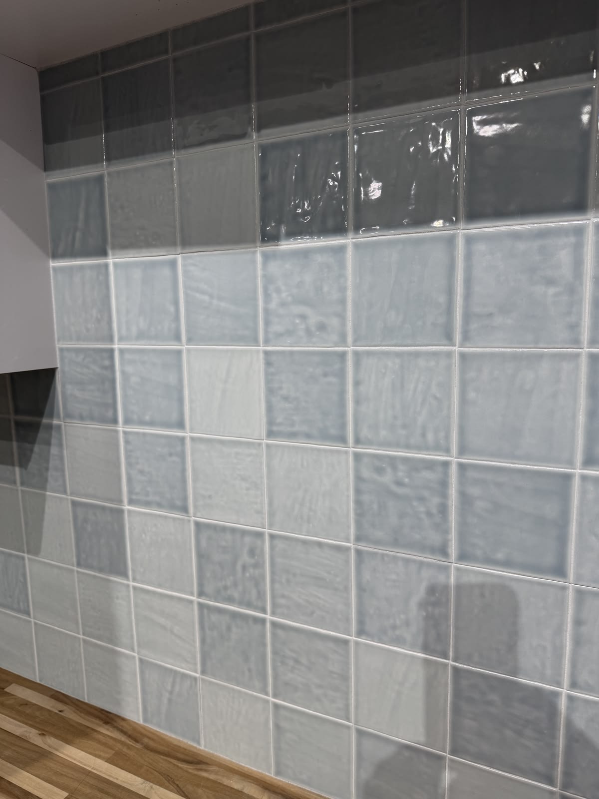 Gạch mosaic vuông ốp tường bếp